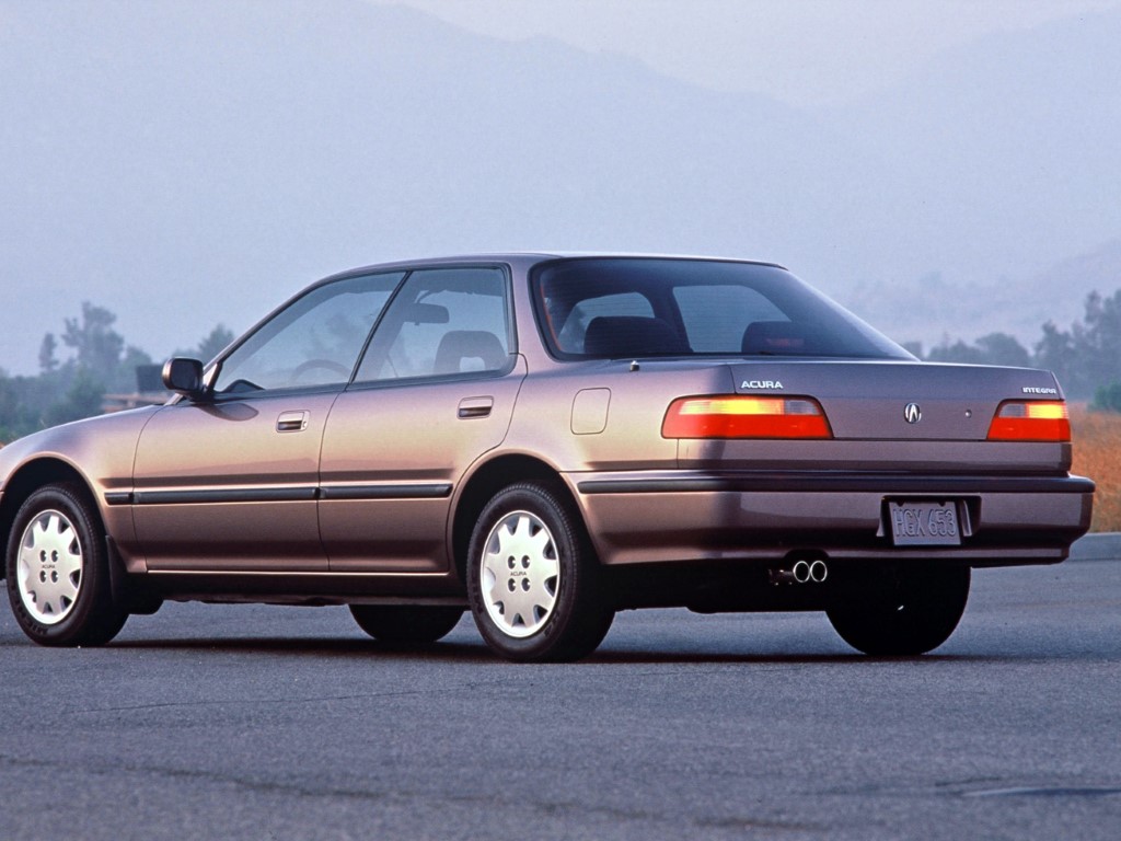 Acura Integra 4-door RS (Automatic)
